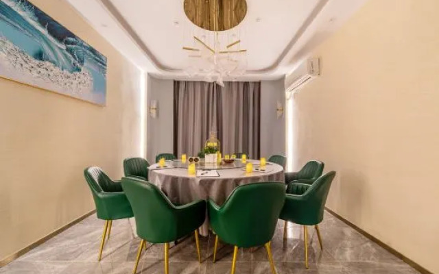 Jinglan·Hua Xi Yi Pin  Hotel