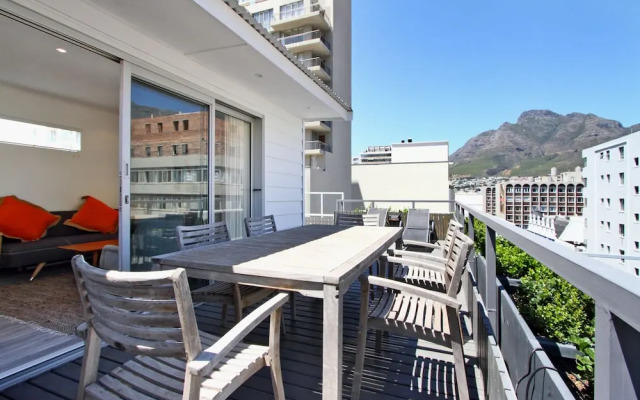 Bandar Place - Two Bedroom Aparthotel, Sleeps 4