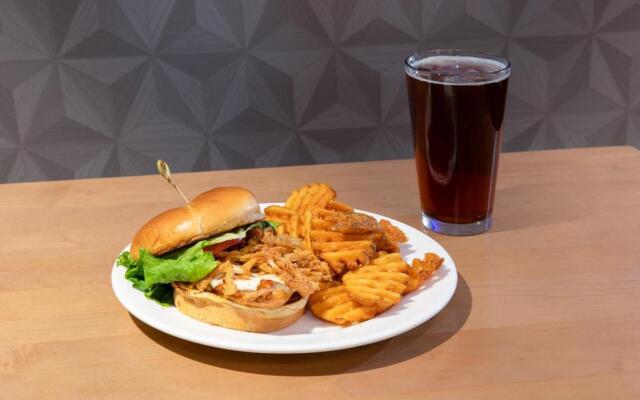 Crowne Plaza Kansas City Downtown by IHG