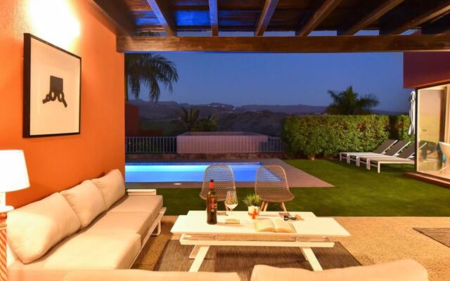 Par 4 Villa 19 with Pool Salobre