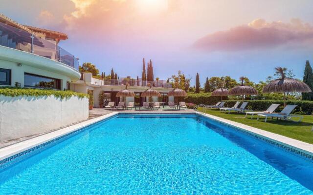 Villa 10 Bedrooms New Golden Mile, Marbella