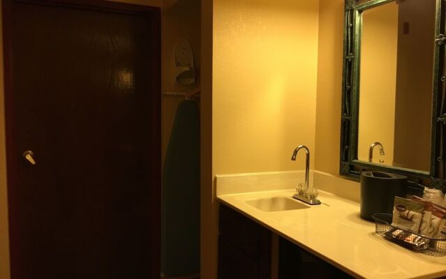 Norwood Inn & Suites
