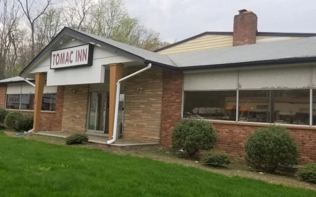 Tomac Motor Inn