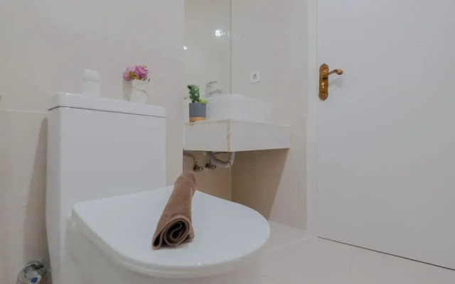 Spacious 3Br At Daan Mogot City Apartment