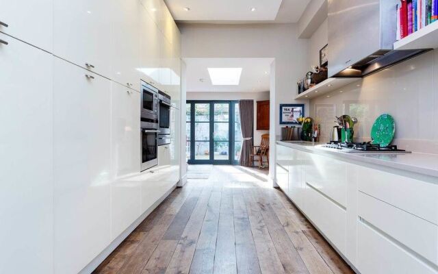 Veeve - Designer Luxe