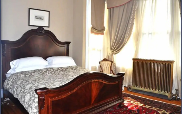 A Kingston Bed & Breakfast