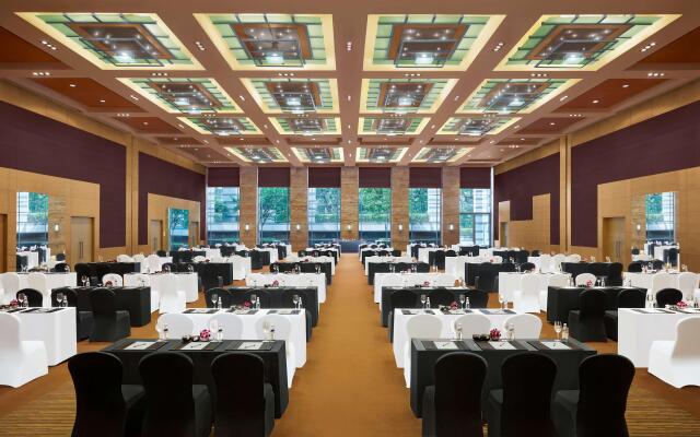 Grand Hyatt Mumbai Hotel and Serviced Apartments
