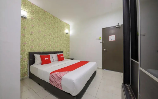OYO 89497 Dream Nur Hotel