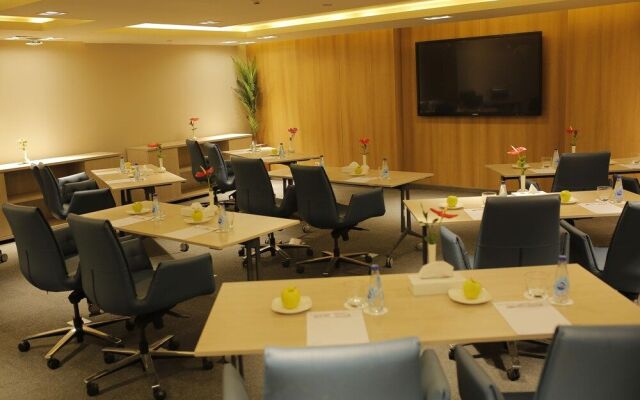 Mövenpick Resort & Golf Einbay