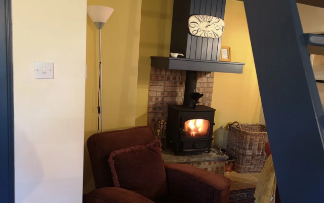 Claymires Bothy Cottage Nr Loch Lomond & Stirling