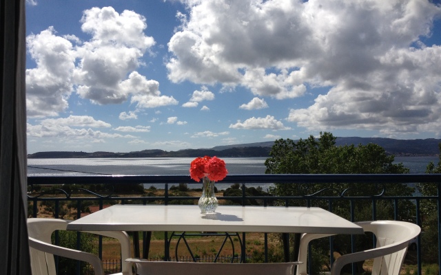 Metaxatos Apartments