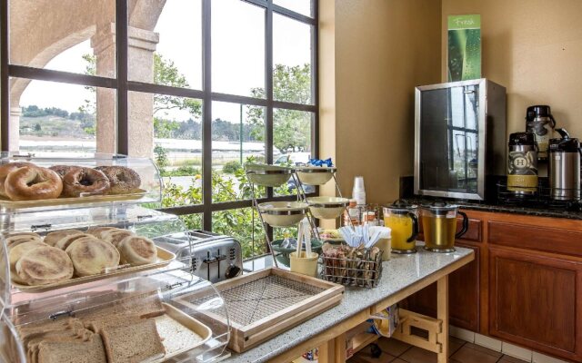 Quality Inn & Suites Camarillo - Oxnard