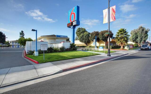 Super 8 by Wyndham Santa Clara