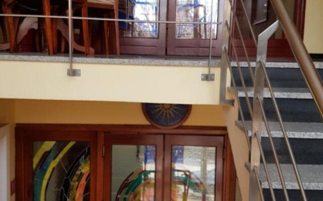 Xenia Hotel Drama