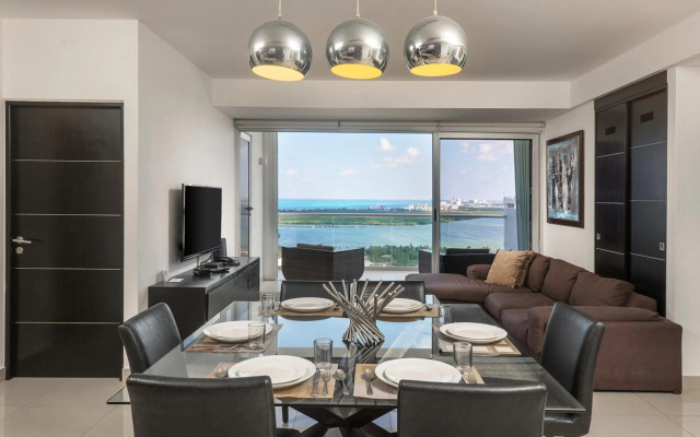Suites Malecon Cancun