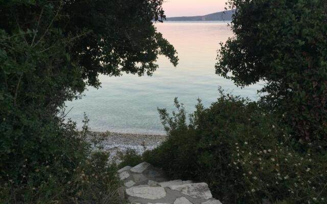 Beach Villa 5 Steps Away From The Sea