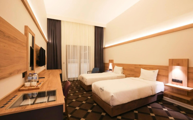 Karpalas City Hotel & Spa