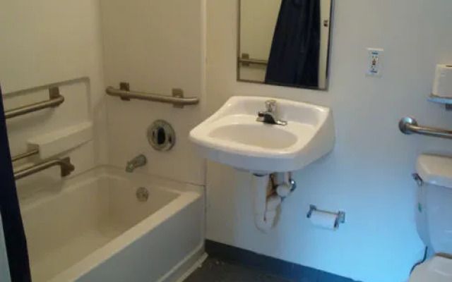 Budgetel Inn & Suites- Hwy 31 S