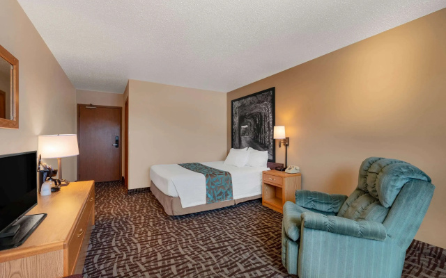 Super 8 By Wyndham Hill City/Mt Rushmore/ Area