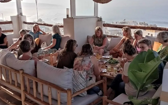 BigBlue Hostel Surf & Coworking