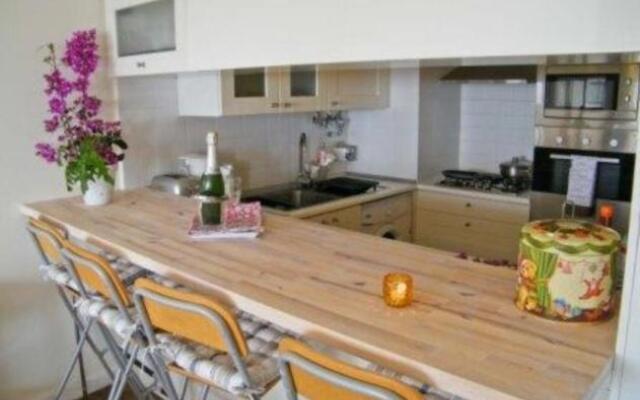 Apartment W Stunning View - MARINA - Free Parking & AC