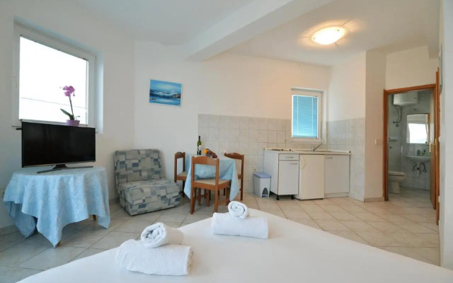 Apartman Mana, Murter
