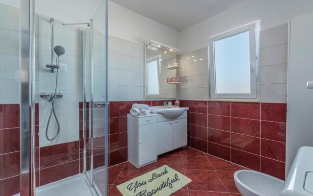 Apartment Bella with Balcony