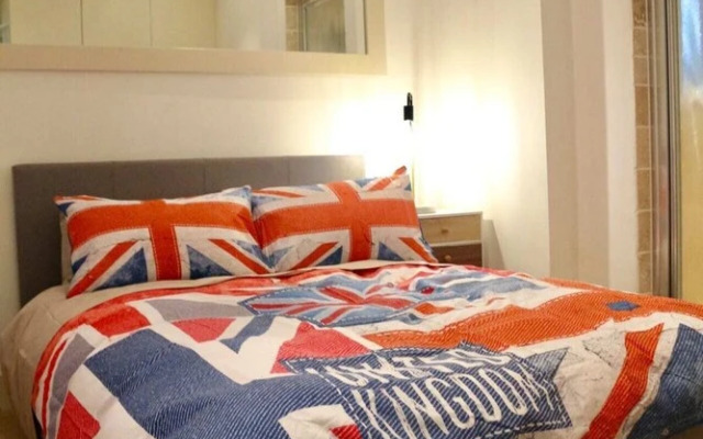 Pleasant, Intimate Flat With Backyard in Battersea