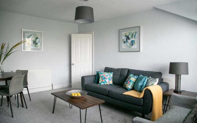 Harlow Apartment 3