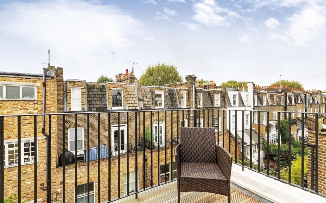 Top Floor Flat - Mimosa Street