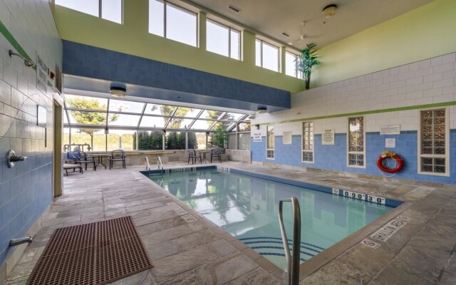Monte Carlo Inn Barrie Suites