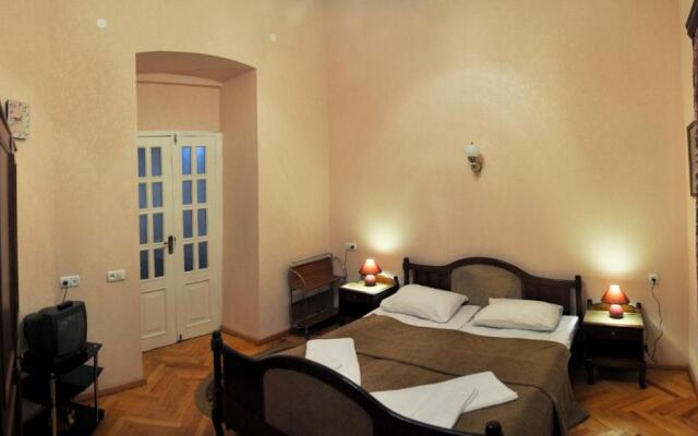 Apartment Old Street Dadiani 7