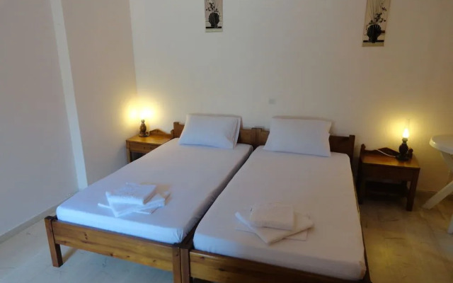 Santa Maria Studios & Apartments