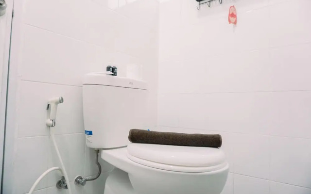 Homey And Warm 1Br At Sentraland Cengkareng Apartment