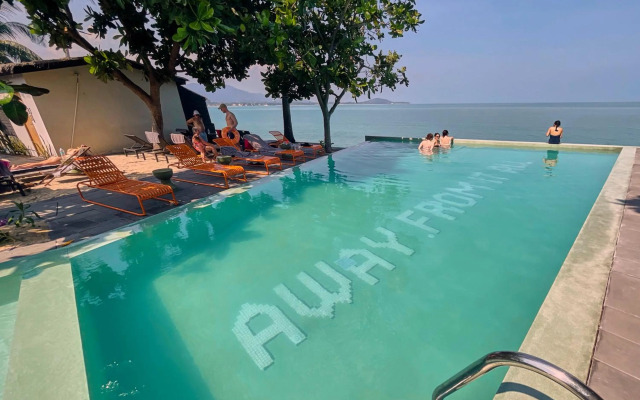Escape Beach Resort