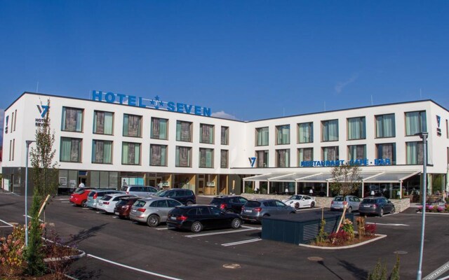 Hotel Seven