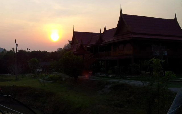 Lomrak Resort