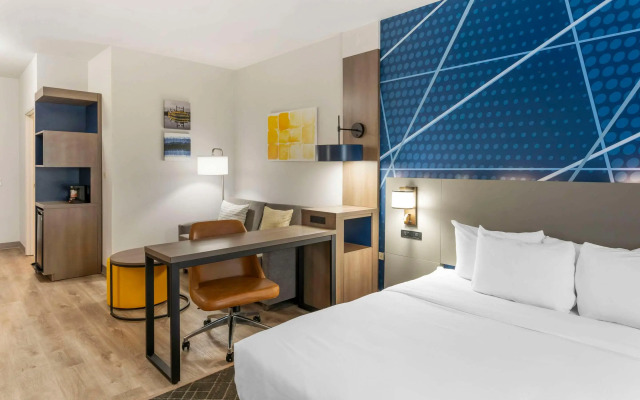 Comfort Suites Elgin