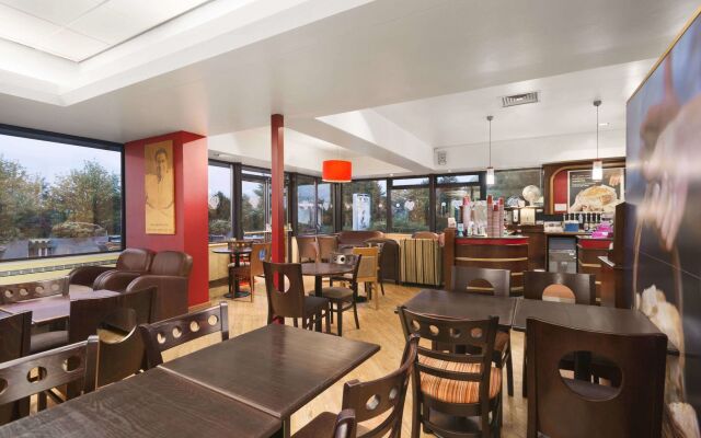 Super 8 by Wyndham Durham