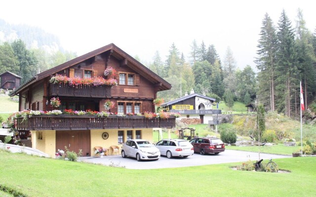 Pretty Apartment With Garden, Terrace, Garden Furniture, BBQ