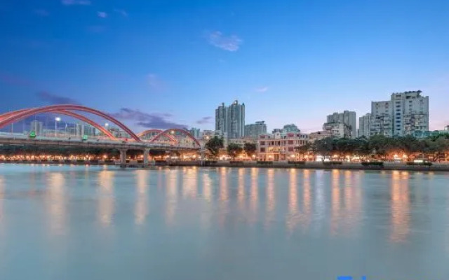 Yimi Apartment (Guangzhou 13 Hangyi De Road Subway Station)