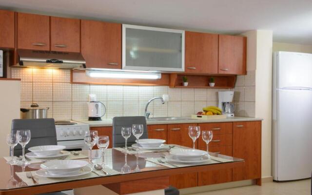 Gargadoros House