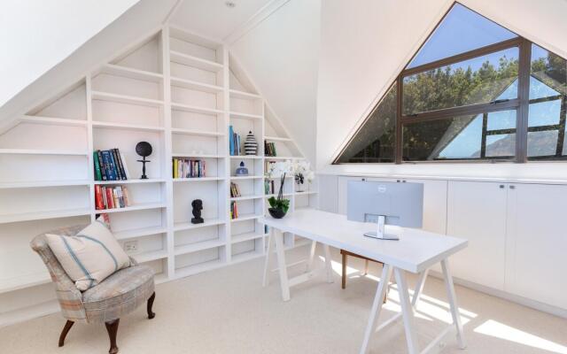 Sublime Five bed Property in Glorious Setting