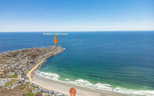 Beachfront Pet Friendly Sleeps 15 Bbq!