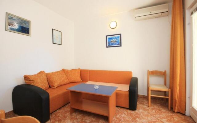 Tonka - 150m from the sea & parking - A4 E(2+2)