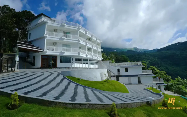 Moonline Resort