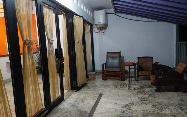 Dewi House Pondok Hijau Parongpong Bandung 1