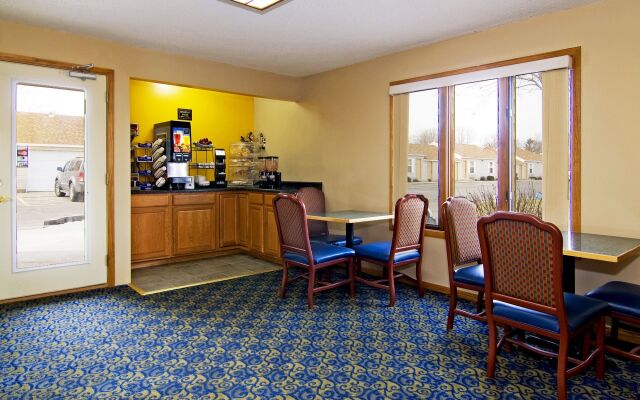 Rodeway Inn & Suites