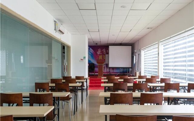 Hanting Guangzhou Baiyun Station Huangshi West Rd