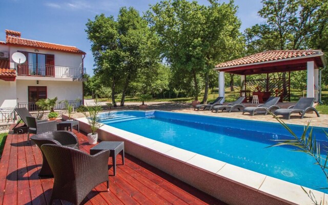 Amazing Home in Kapelica With Wifi and 5 Bedrooms